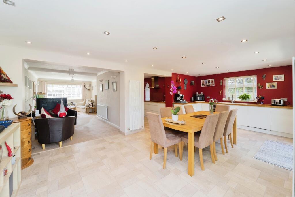 Additional property image - Bennett Close, Willaston, Cheshire, CH64