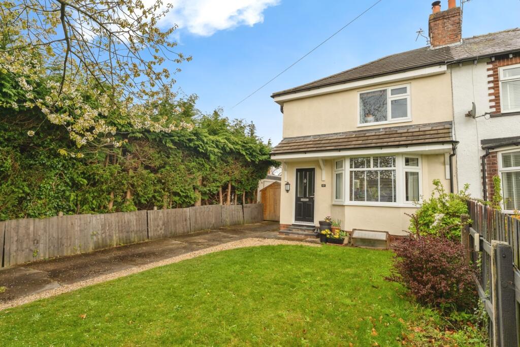 Main image of property: Homecrofts, Little Neston, Neston, Cheshire, CH64