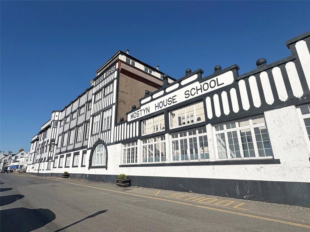 Main image of property: Grenfell Park, Parkgate, Neston, Cheshire, CH64