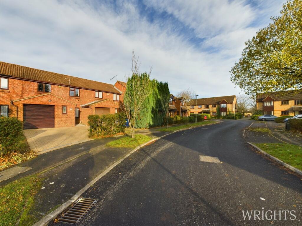 3 bedroom terraced house for sale in Duncan Close, Welwyn Garden City, AL7
