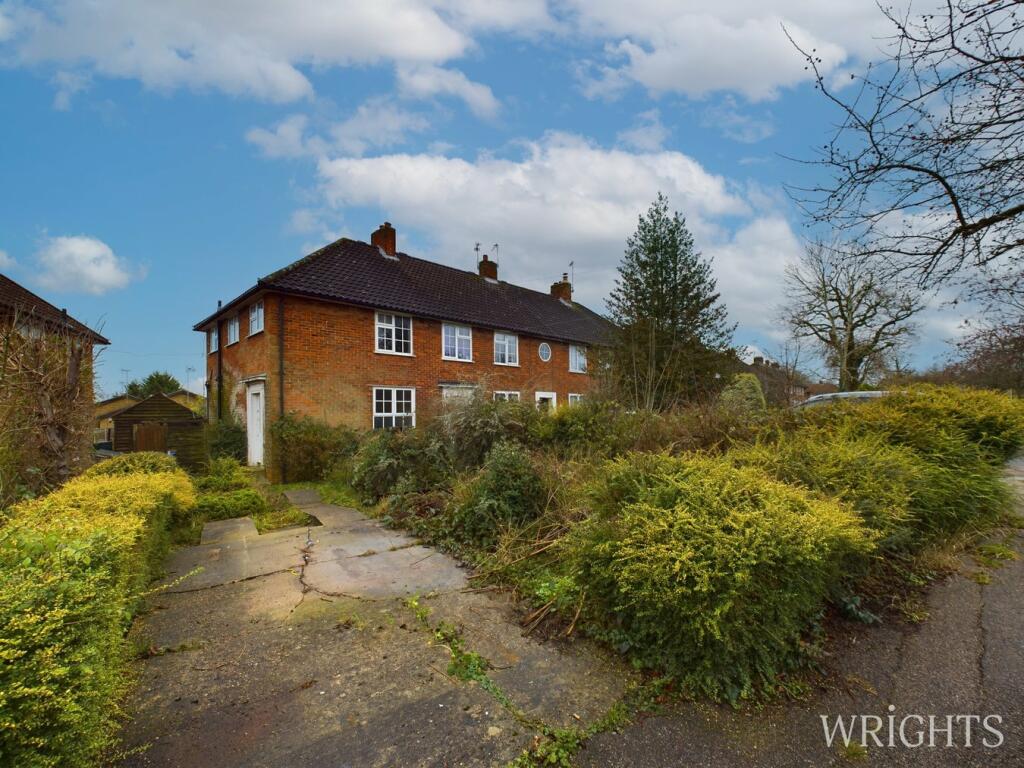 3 bedroom end of terrace house for sale in Barnfield Road, Welwyn