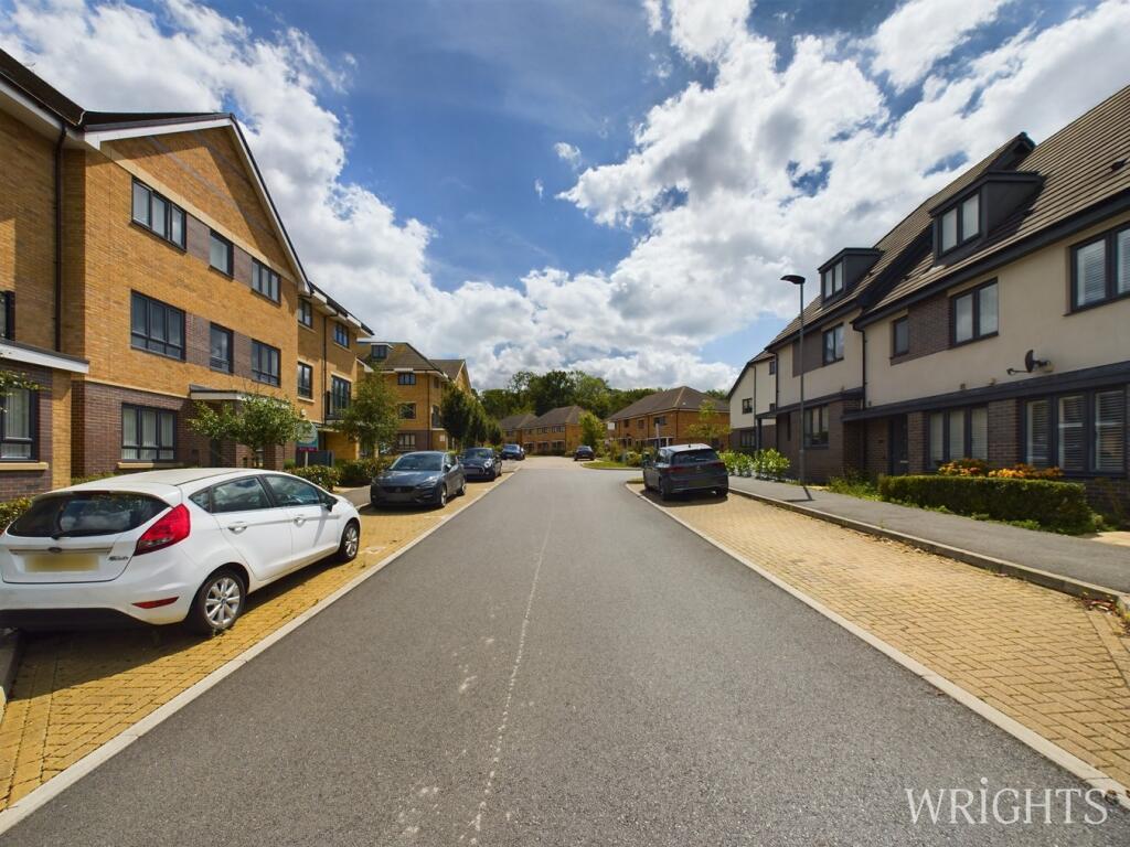 Additional property image - Queens Avenue, Welwyn Garden City, AL7