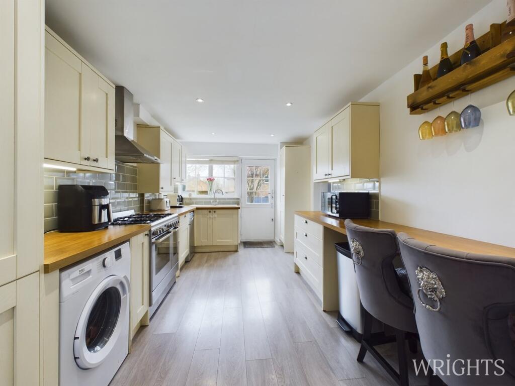 Additional property image - Beehive Lane, Welwyn Garden City, AL7