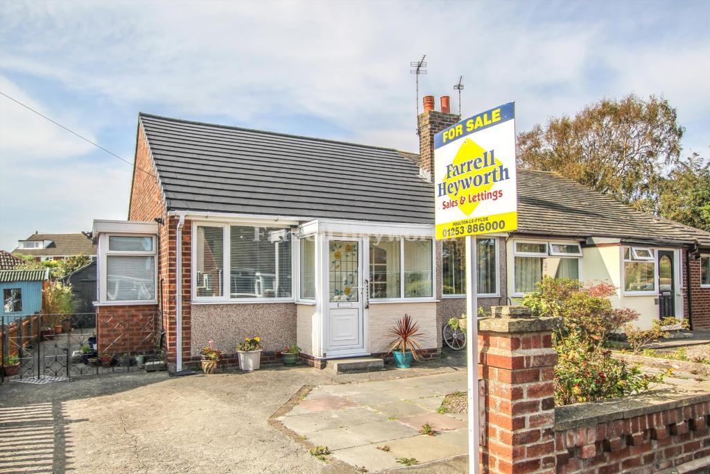 2 bedroom bungalow for sale in Links Road, Knott End On Sea, Poulton Le