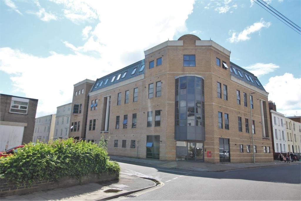 2 bedroom apartment for sale in Fitzalan House, Park Road, Gloucester, GL1