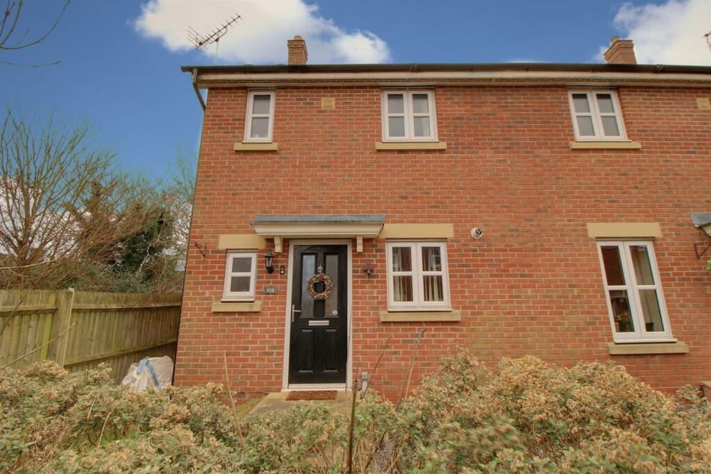 2 bedroom semi-detached house for sale in Boughton Way, Gloucester, GL4