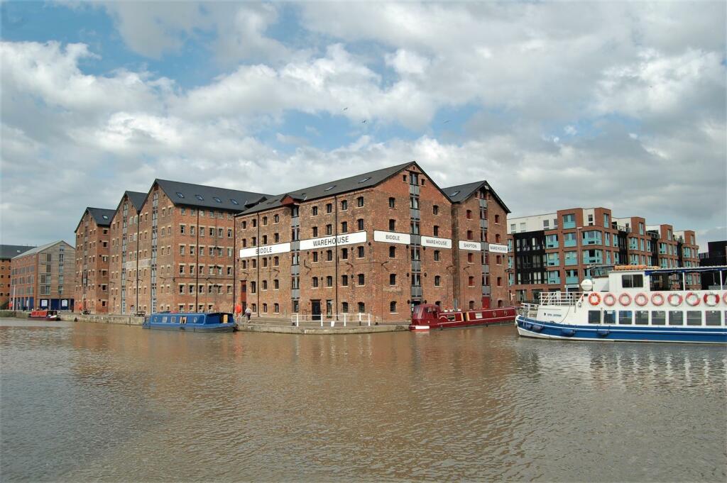 1 bedroom apartment for sale in Biddle & Shipton, Gloucester Docks, GL1