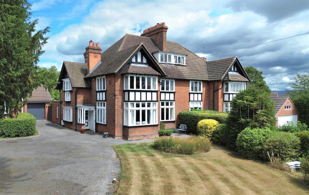 Main image of property: Hempsted Lane, Gloucester
