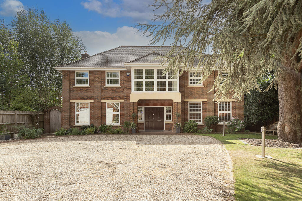6 bedroom detached house for sale in Redbourn Lane, Harpenden, AL5