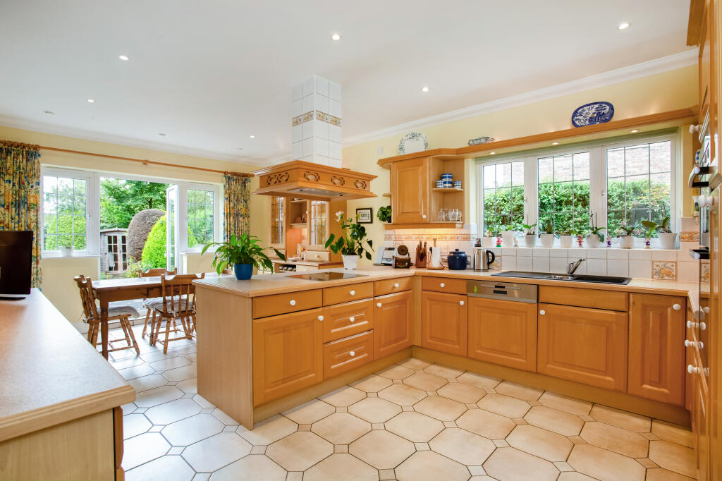 Additional property image - Redbourn Lane, Harpenden, AL5