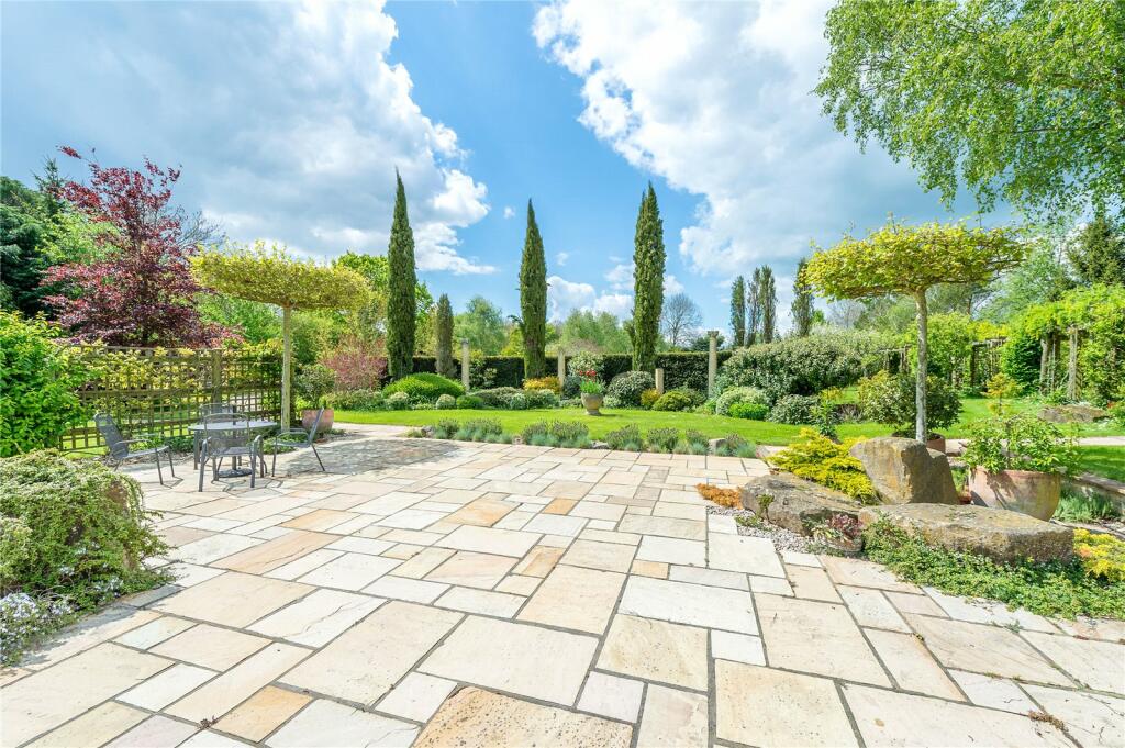 Additional property image - Roe End Lane, St. Albans, AL3