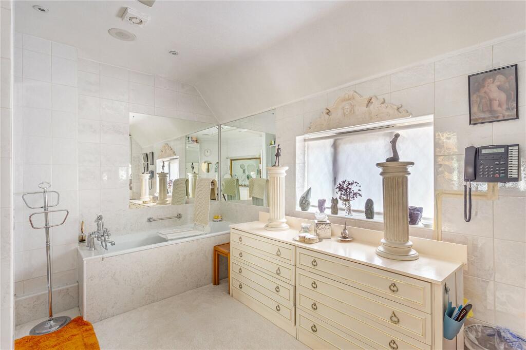 Additional property image - Roe End Lane, St. Albans, AL3