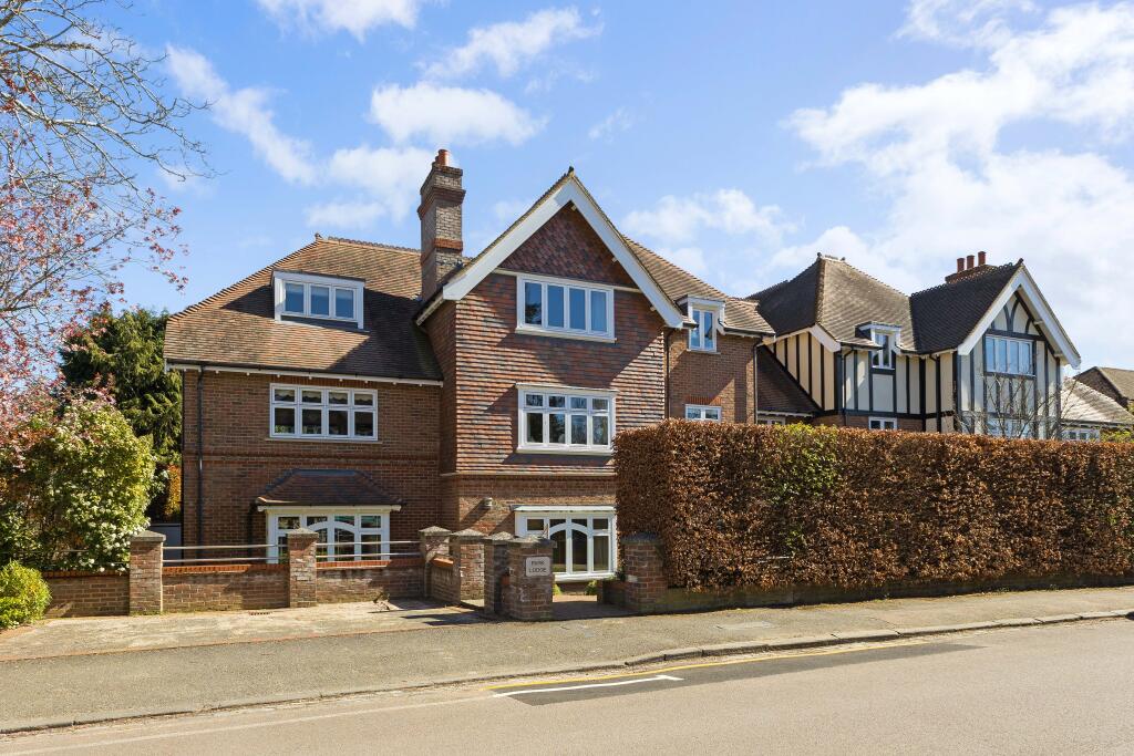 Main image of property: Avenue St. Nicholas, Harpenden, AL5