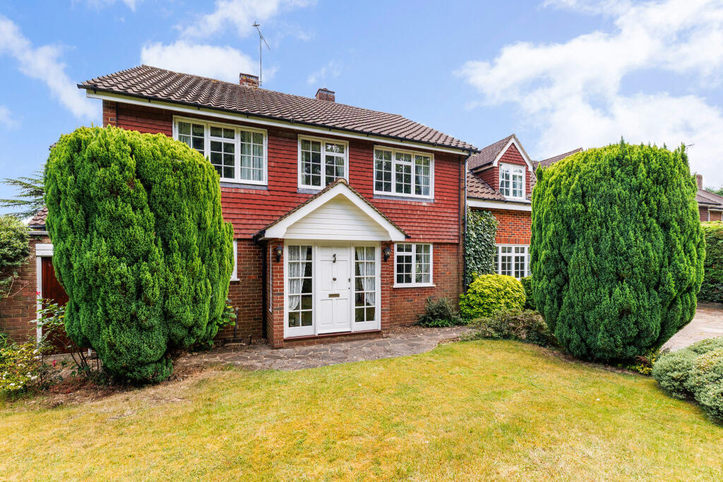 Main image of property: Oakfield Road, Harpenden, AL5