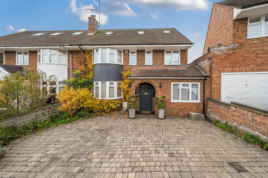 Main image of property: Park Rise, Harpenden, AL5