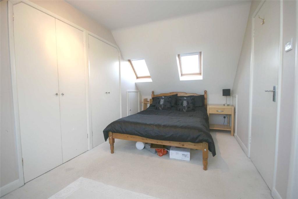 3 bedroom semidetached house for sale in Westfield Road, Harpenden