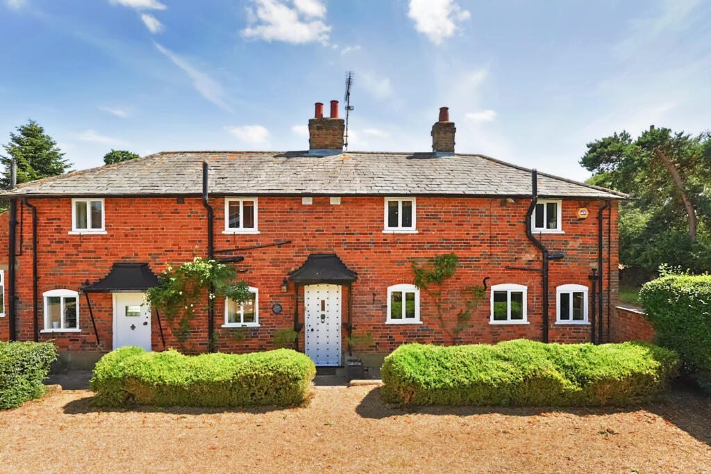 Main image of property: High Street, Codicote, SG4