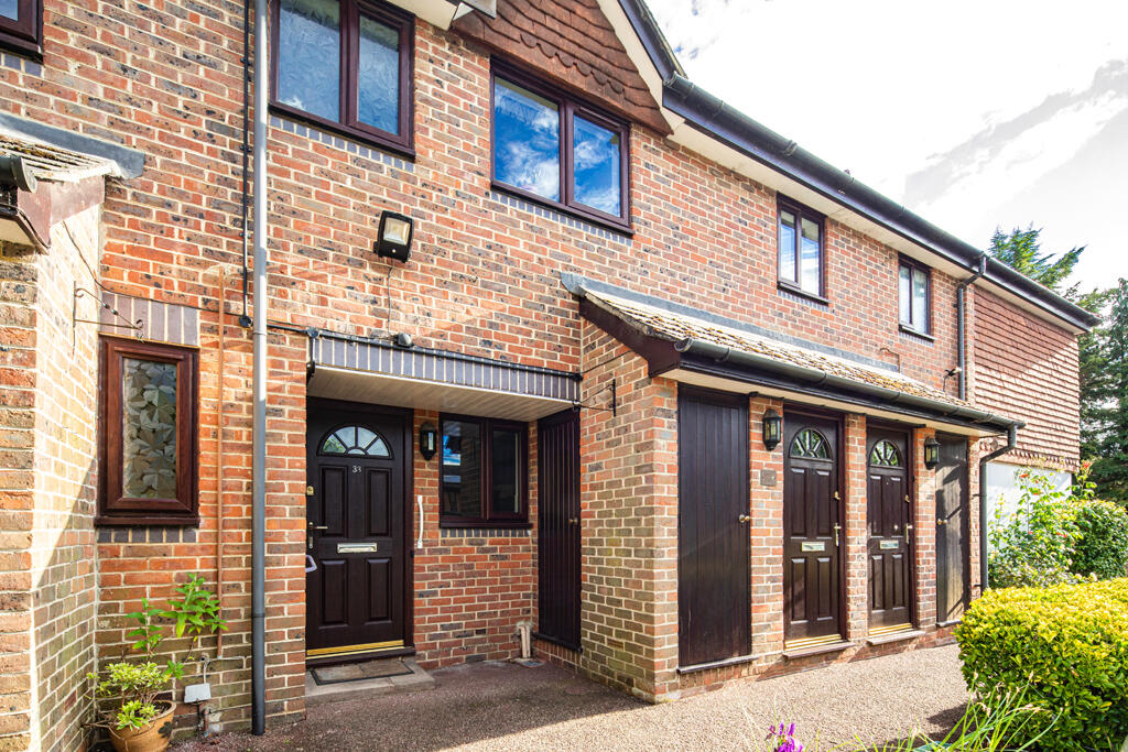 1 bedroom ground floor flat for sale in 33 Waltham Court, Goring on