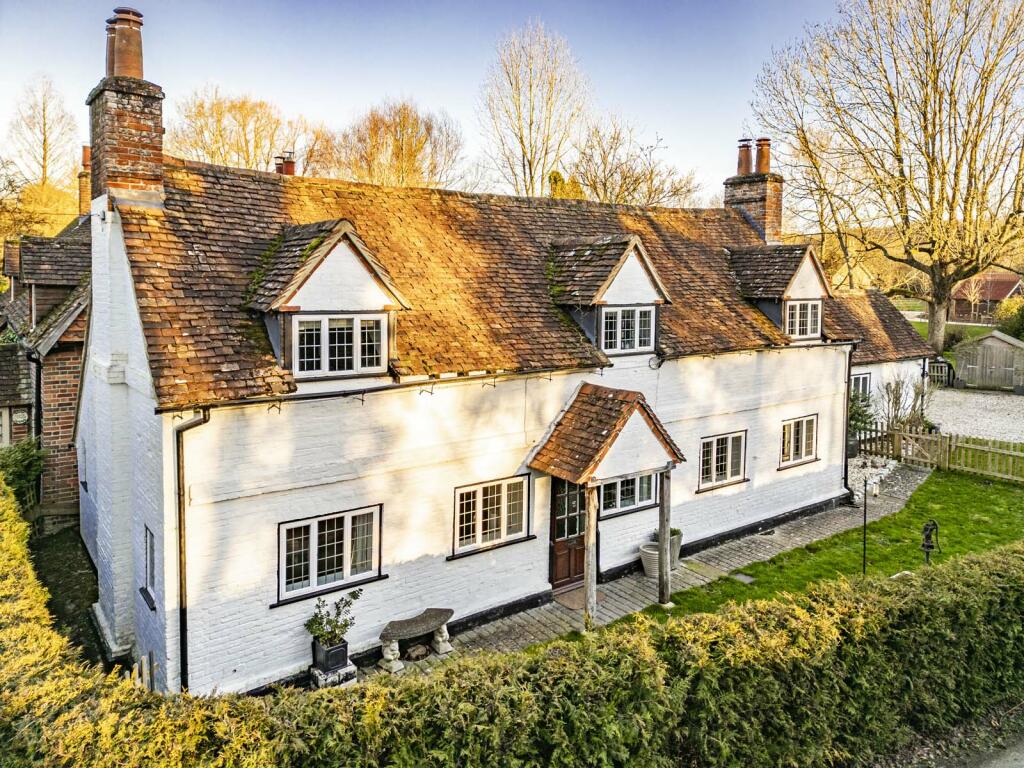 3 bedroom detached house for sale in Bridge House, Stanford Dingley, RG7