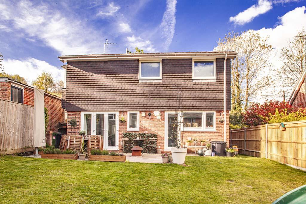 4 bedroom detached house for sale in Waylands, Streatley on Thames, RG8
