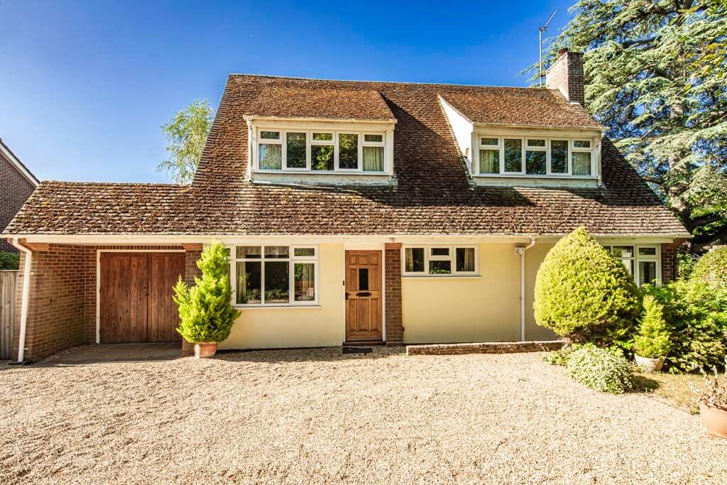 Main image of property: Heron Cottage, Goring on Thames