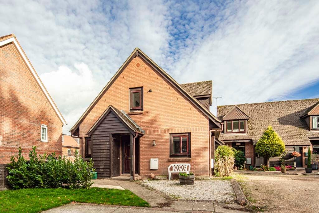 Main image of property: 40C Wallingford Road, Goring on Thames