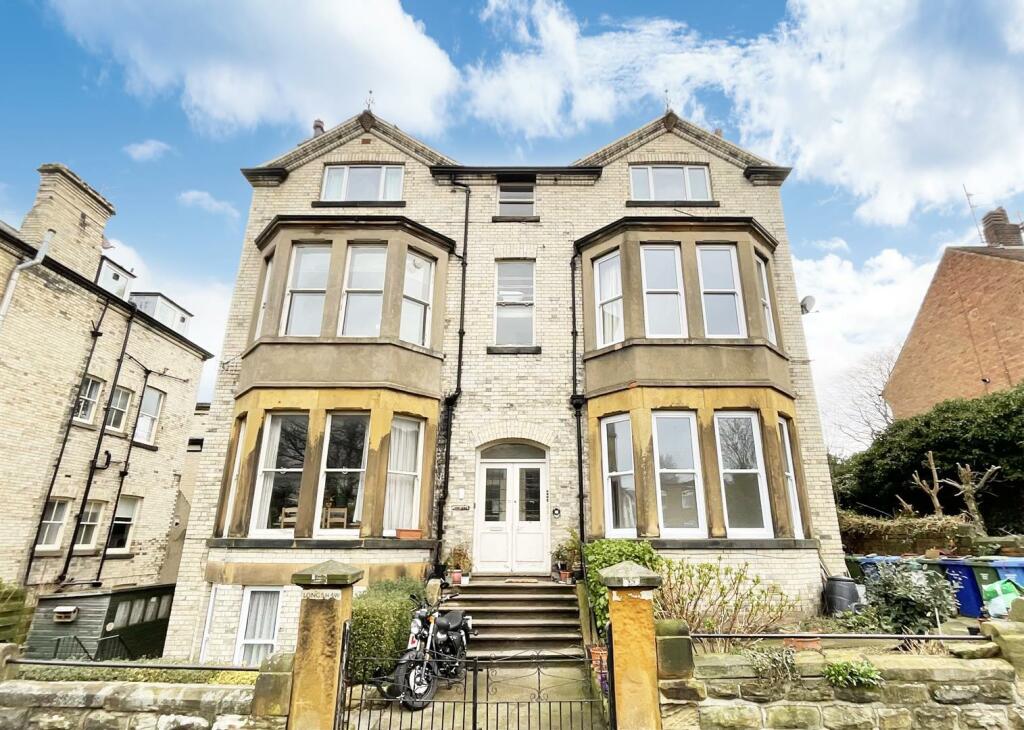 2 bedroom flat for sale in 15 Fulford Road, Scarborough, YO11