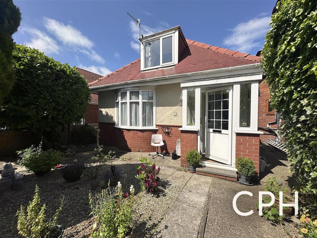 Main image of property: Hillcrest Avenue, Scarborough, YO12