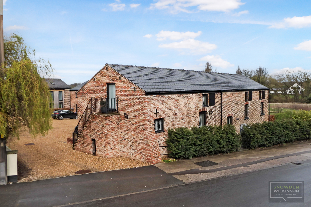 3 bedroom barn conversion for sale in Ladybridge Barns, Cheadle Hulme, SK8