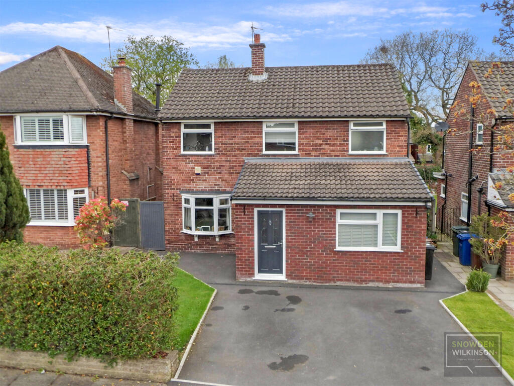 3 bedroom detached house for sale in Orrishmere Road, Cheadle Hulme, SK8