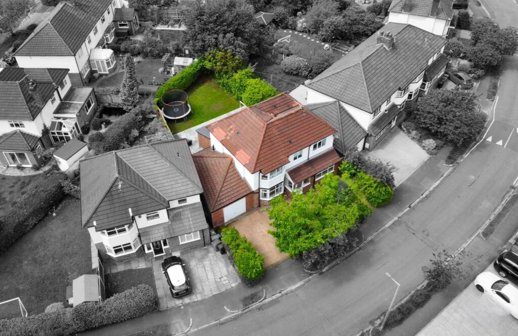 4 bedroom detached house for sale in Wyngate Road, Cheadle Hulme, SK8