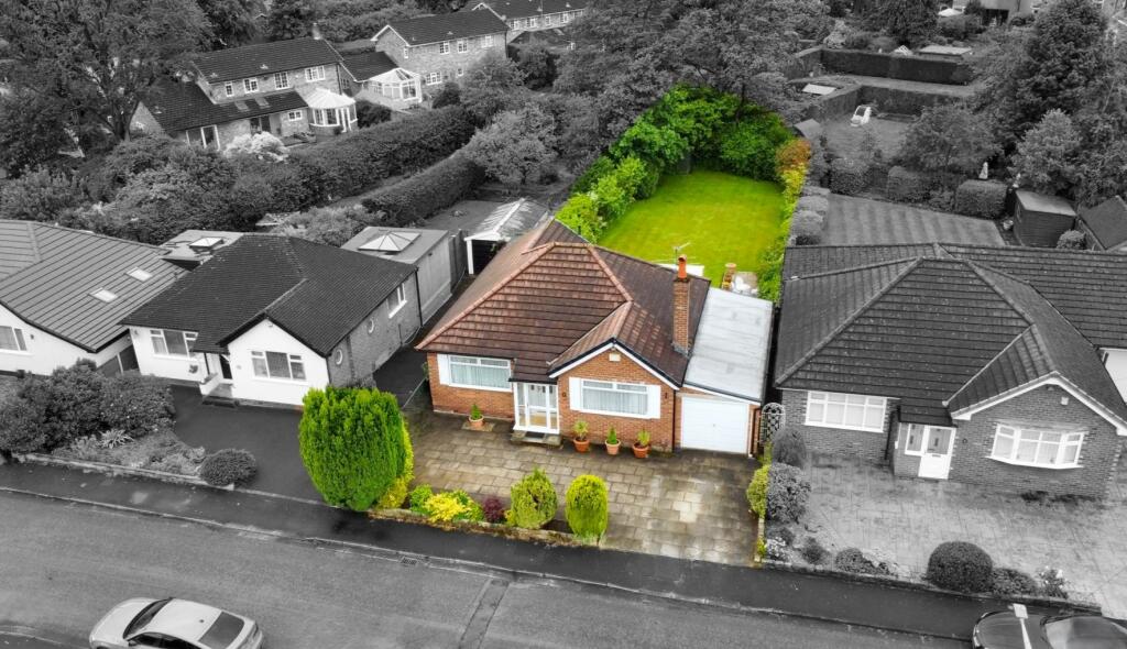 3 bedroom bungalow for sale in Midway, Cheadle Hulme, SK8