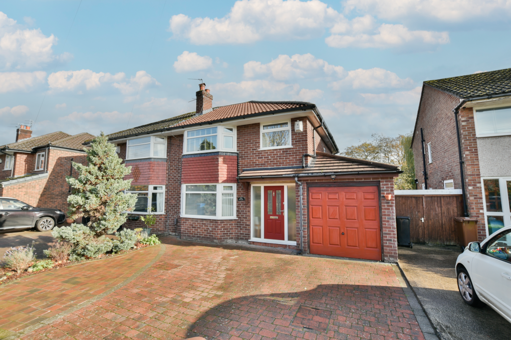 Main image of property: Fernlea, Heald Green