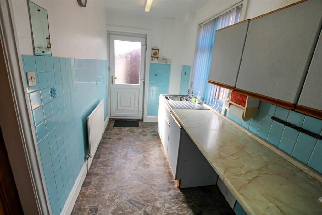 3 bedroom semidetached house for sale in Greenside Drive, Leeds, LS12