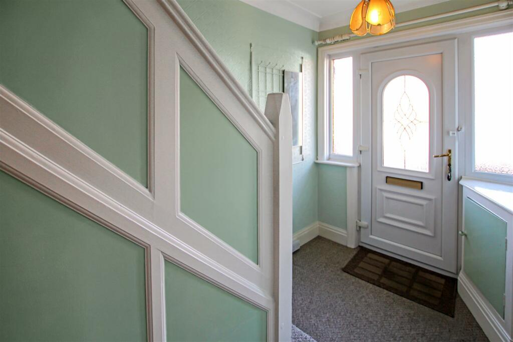 3 bedroom semidetached house for sale in Greenside Drive, Leeds, LS12