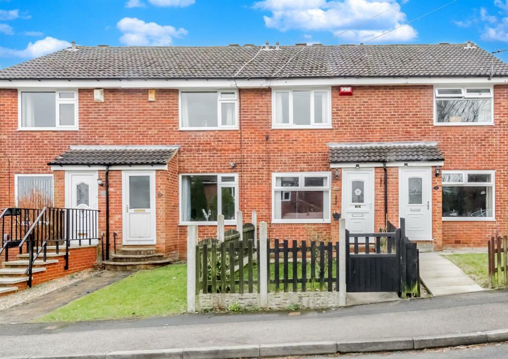 2 bedroom town house for sale in Wood Grove, Farnley, Leeds, LS12