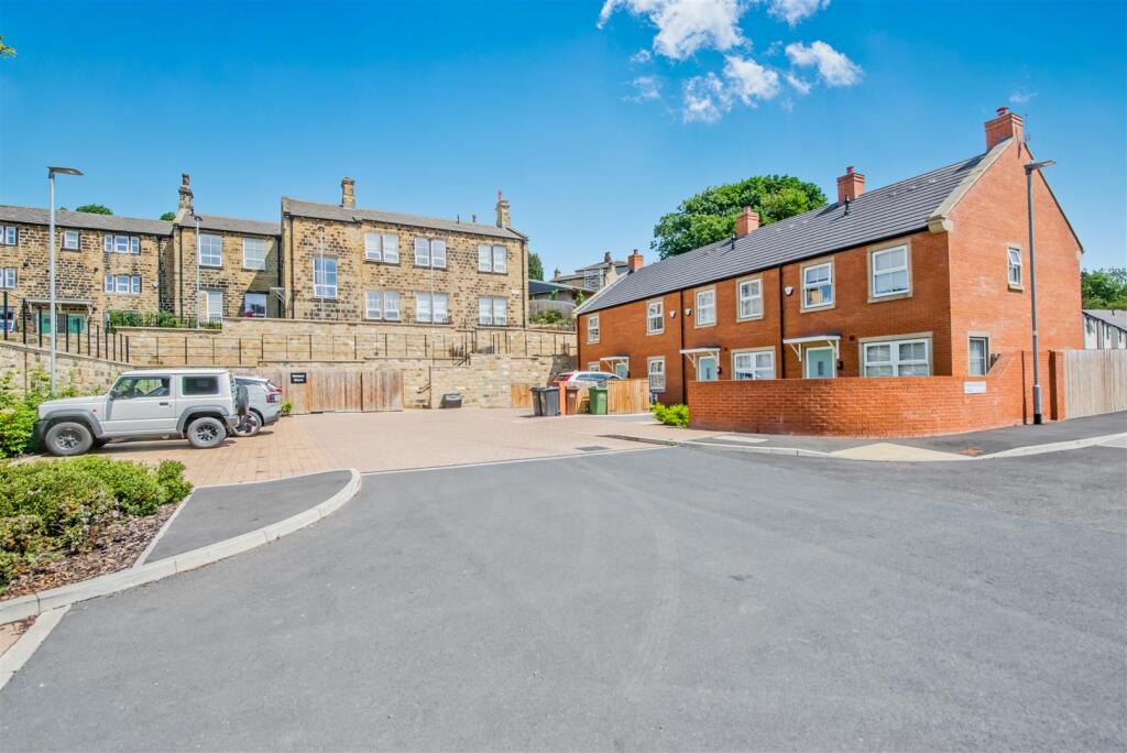 Main image of property: Bobbin row, Leeds