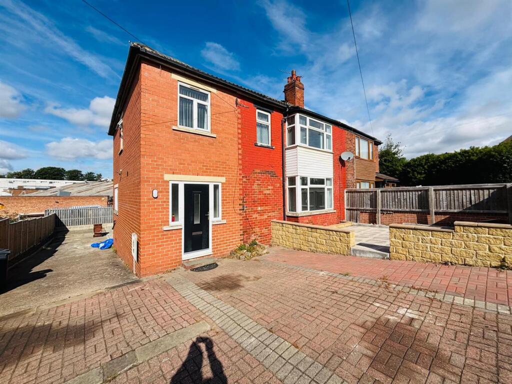 Main image of property: Ryedale Avenue, Leeds