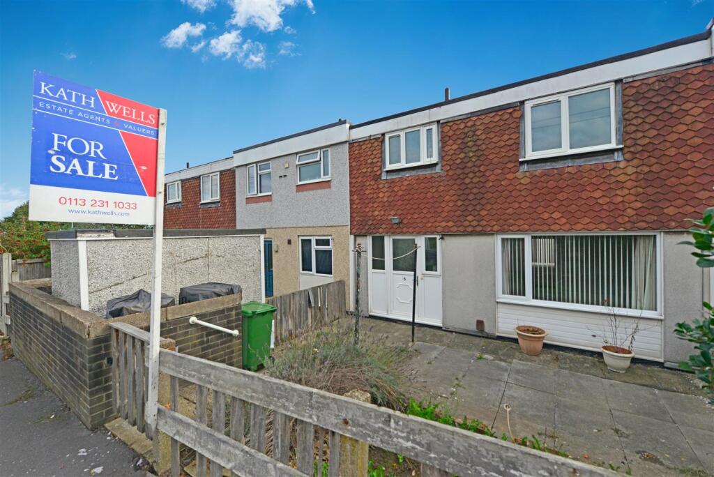 Main image of property: Stonecliffe Place, Leeds