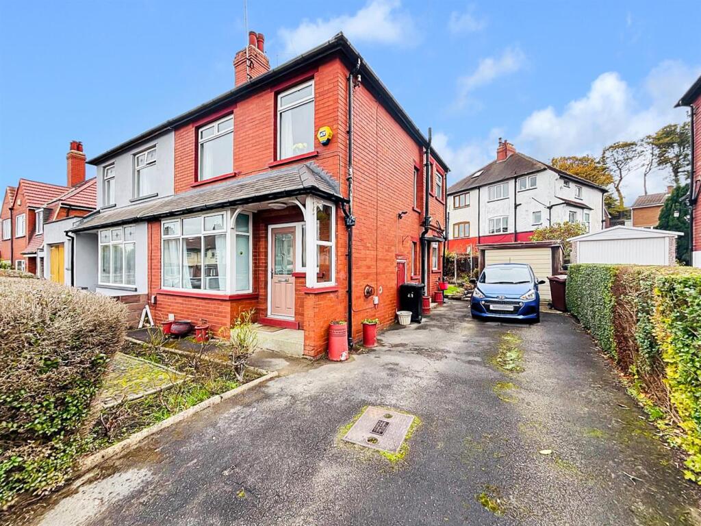 Main image of property: Green Hill Mount, Leeds