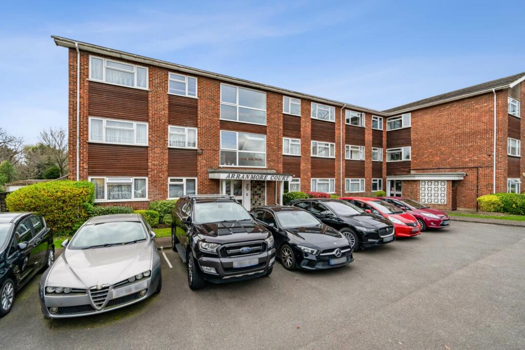 2 bedroom flat for sale in Arranmore Court, Bushey Hall Road, Bushey, WD23