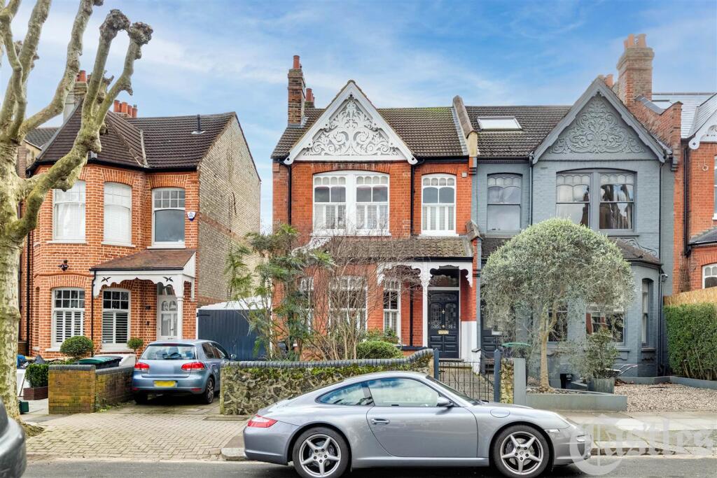 Main image of property: Park Avenue South, N8
