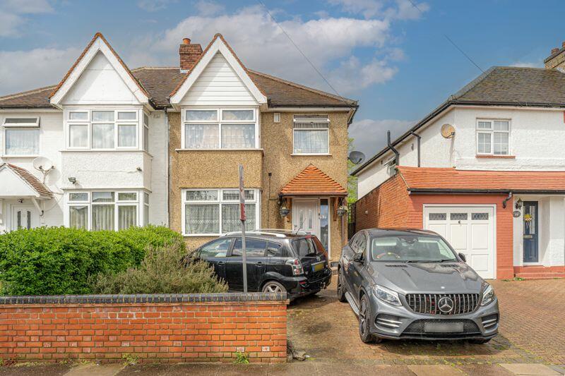 3 bedroom semidetached house for sale in Meadway, Enfield, EN3
