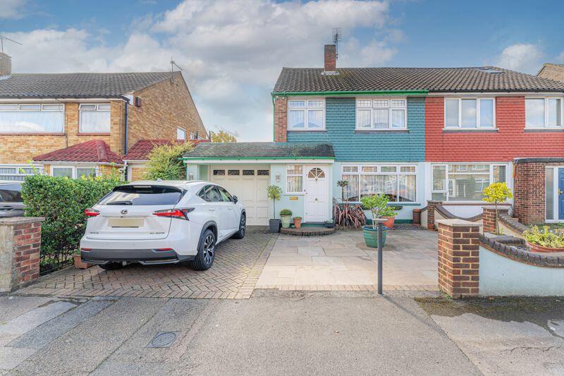 3 bedroom semidetached house for sale in Avondale Crescent, Enfield, EN3