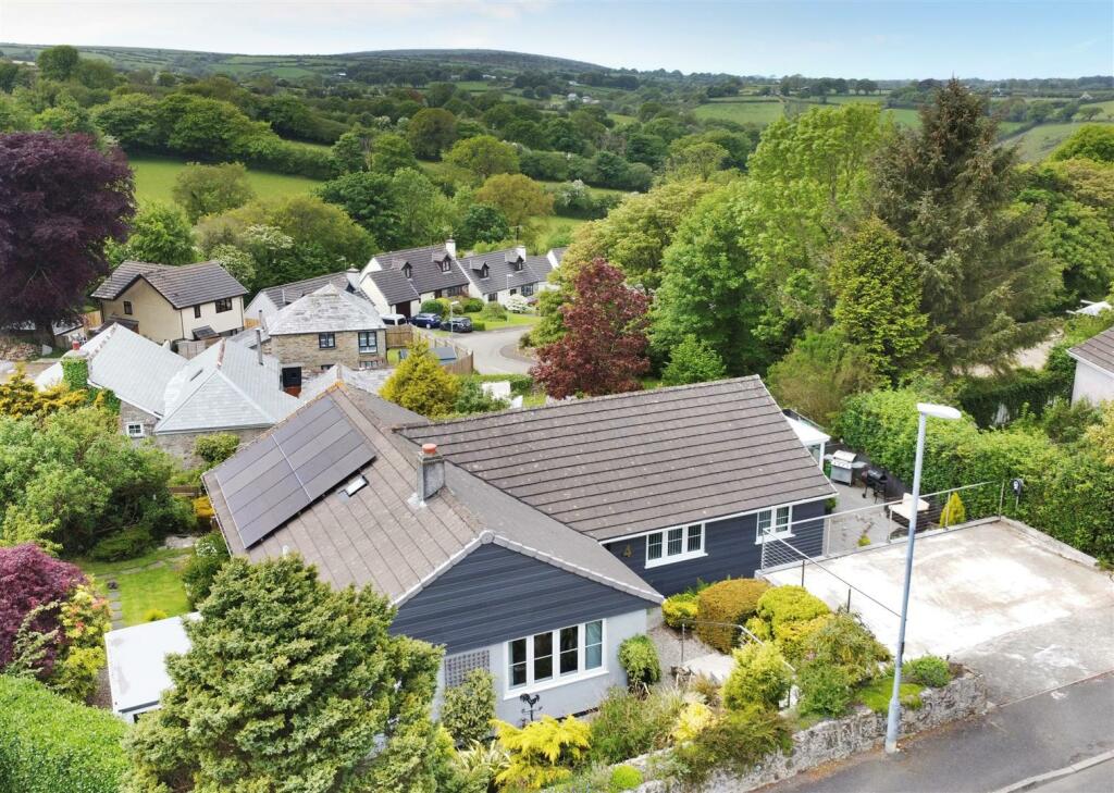 4 bedroom detached bungalow for sale in Five Lanes, Altarnun