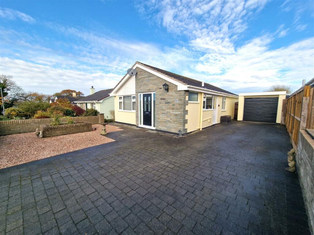 3 bedroom detached bungalow for sale in Menheniot Crescent, Langore