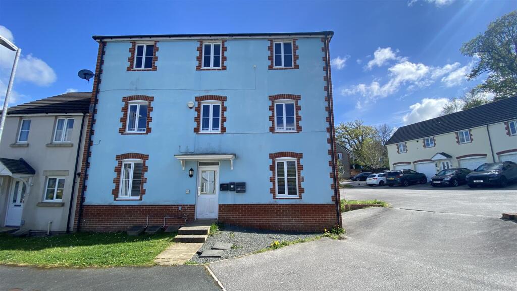 Main image of property: First Floor Flat,Launceston,Cornwall