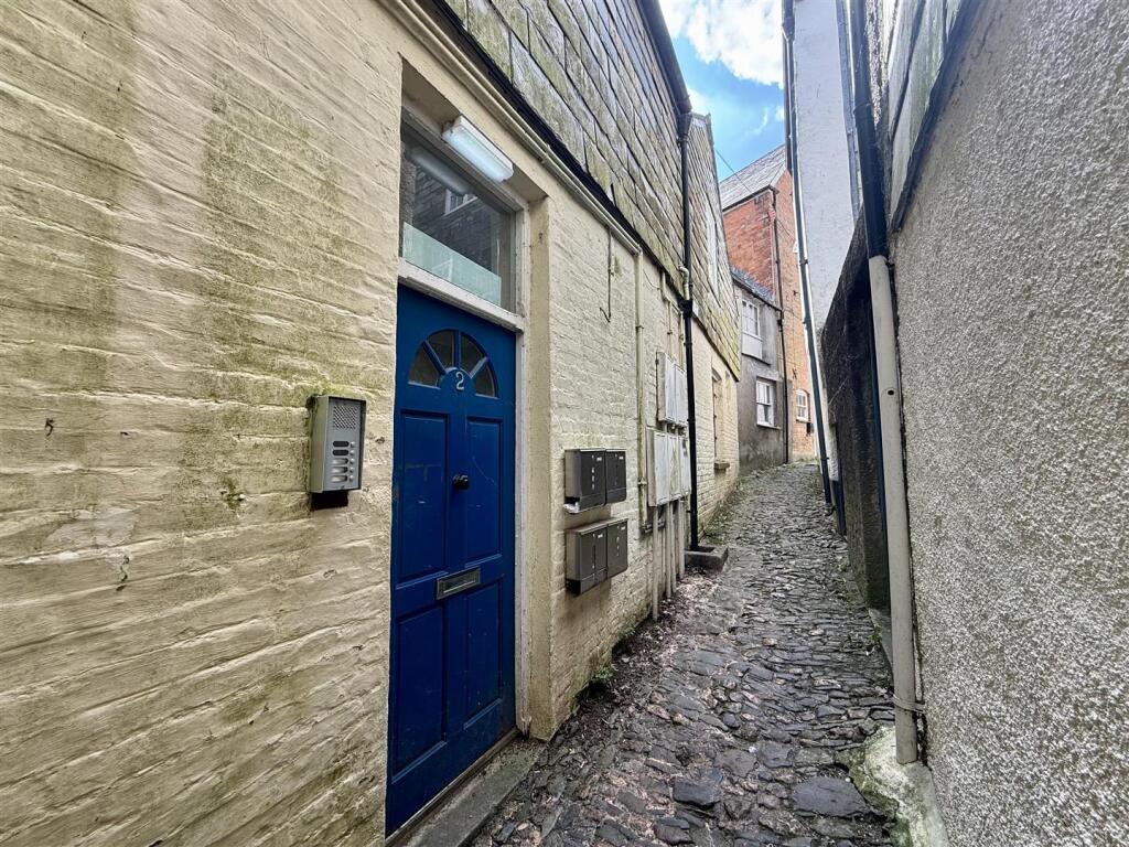 Main image of property: 2 High Street, Launceston