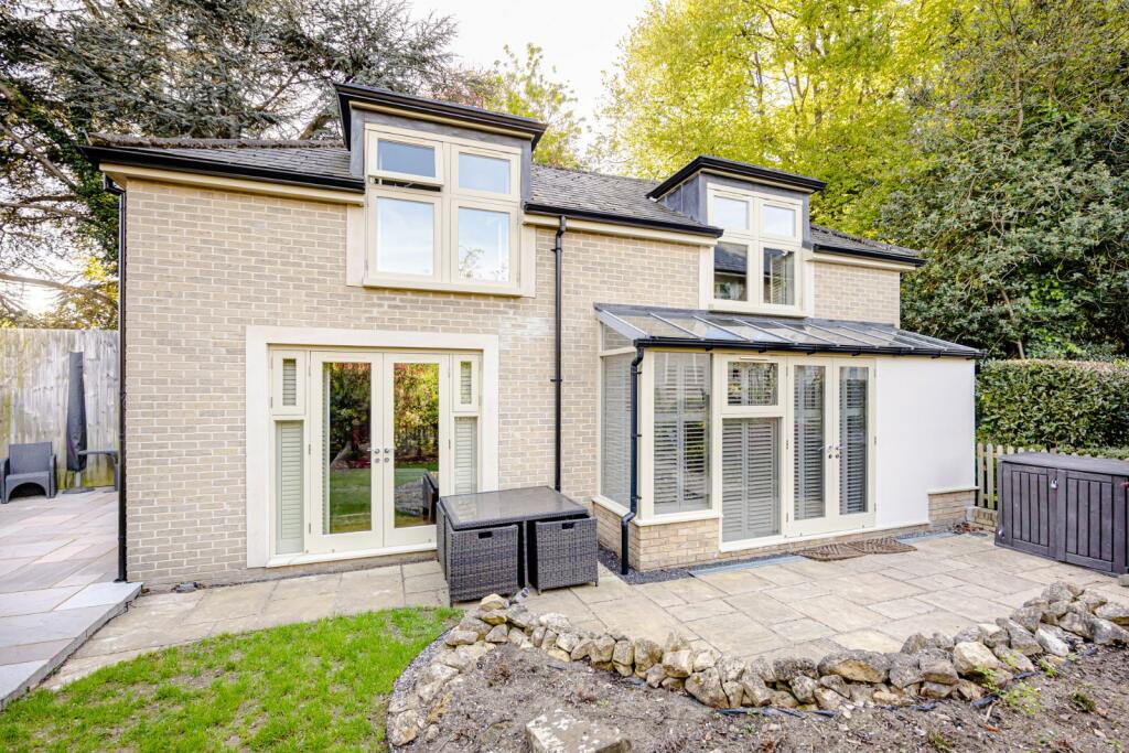 2 bedroom detached house for sale in The Emery, Chantry Road,