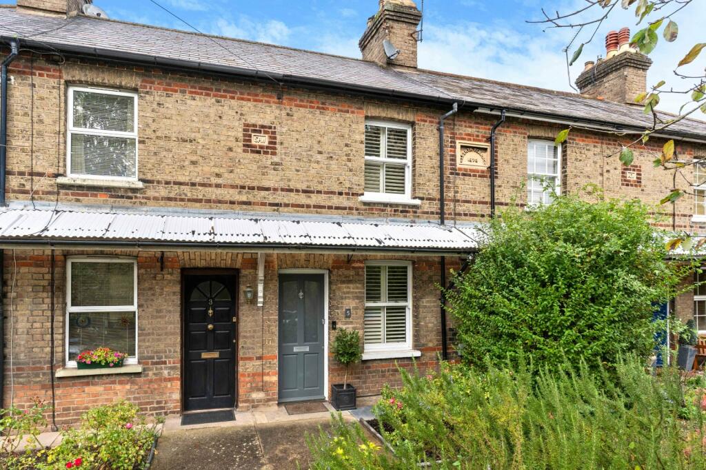 2 bedroom terraced house for sale in Warwick Road, Stortford